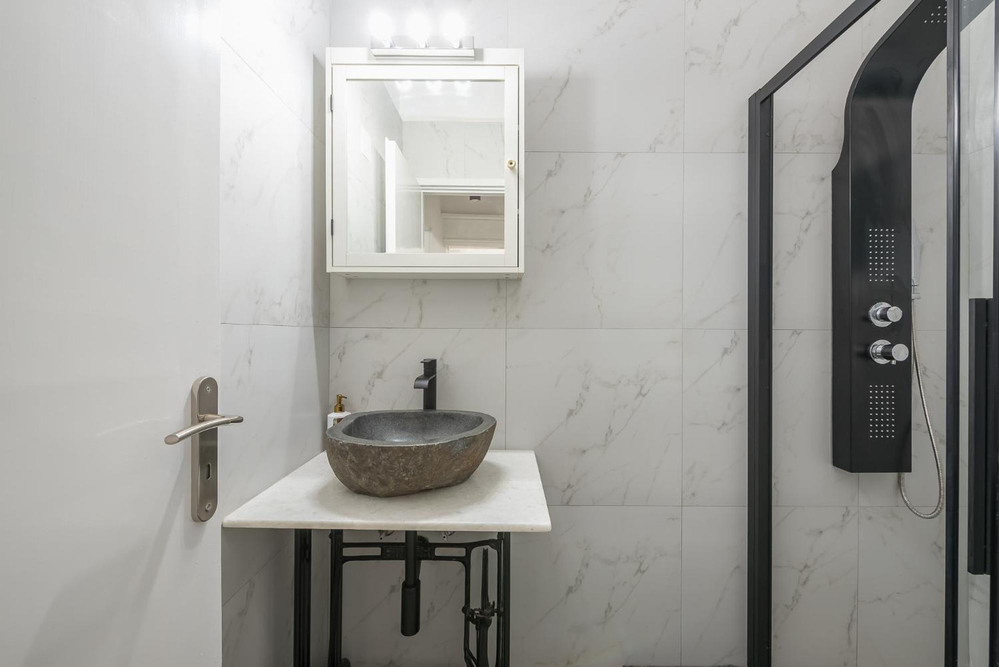 Stylish Luxury Apartment At Ampelokipi Metro Station Ateny Zewnętrze zdjęcie